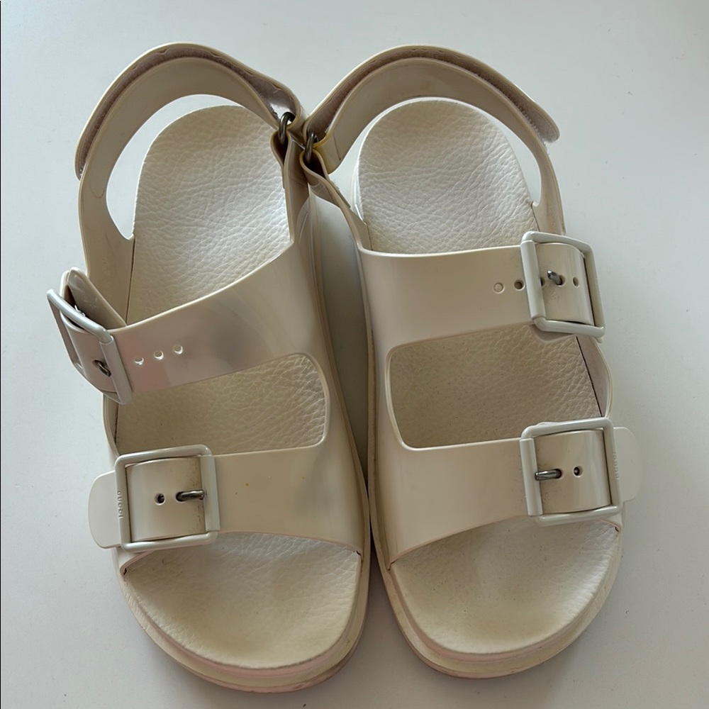 Gucci Beige Sandals with Buckle Detail